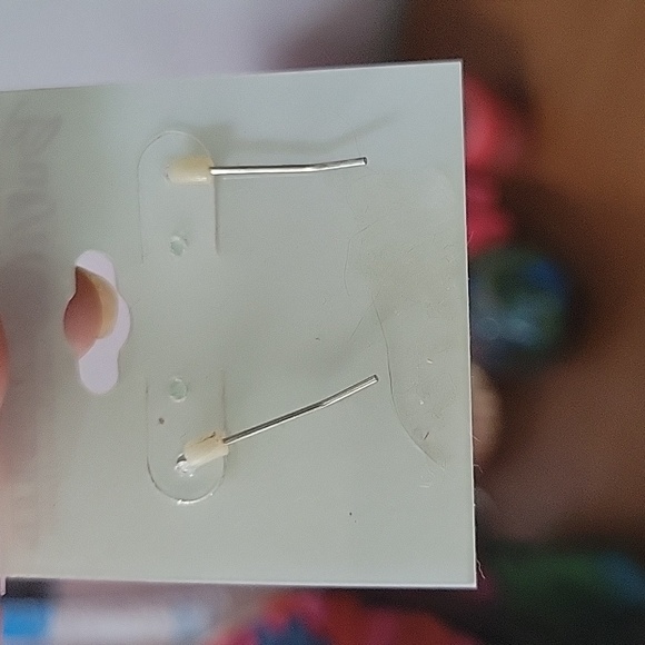 Outta This World Alien Earrings - Picture 2 of 3